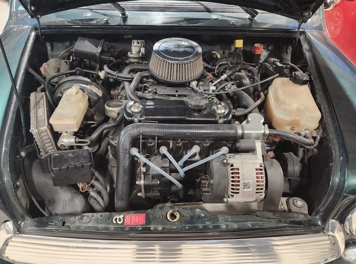 Compartiment moteur d’une Mini tardive