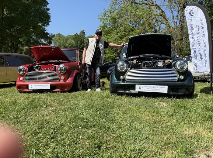 Deux Mini exposées en plein air
